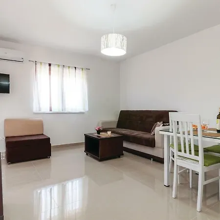 One-bedroom In * Vir
